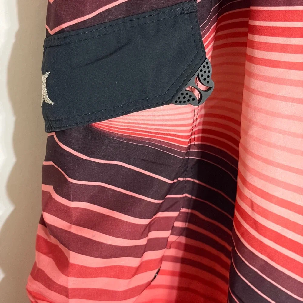 Hurley Phantom Mens Board Shorts Red Black Striped Swim Trunks Size 33